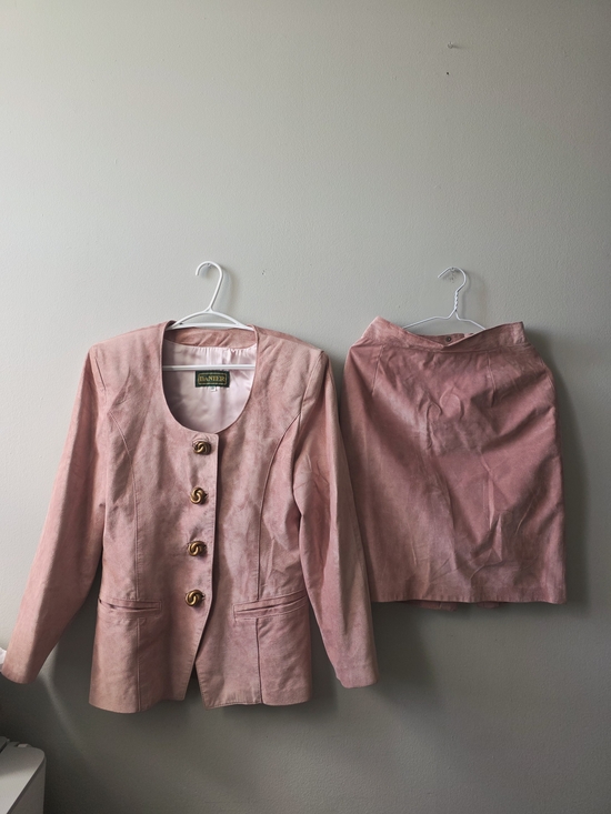 Danier Jackets & Blazers - Danier Geniun Leather Vintage Blazer & Skirt Set - Dusty Pink Suede